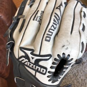Mizuno Prospect Series Softball Glove